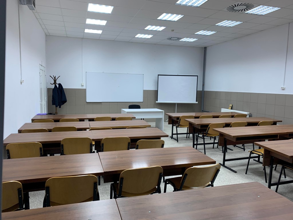 sala de curs de pe forum.jpg