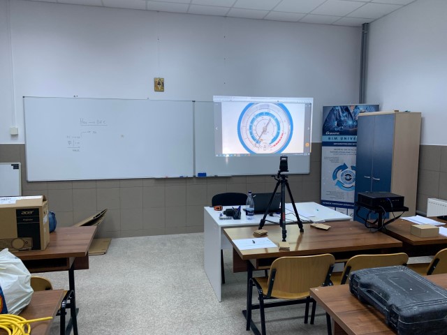 sala cu 2 table dotata.jpg