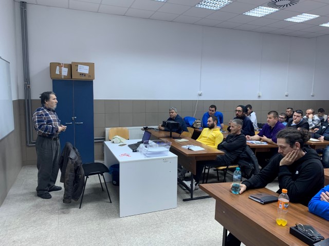 Sala de curs grupa a electricieni.jpg