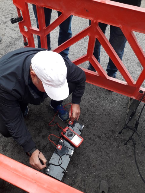 Masuram tensiune acumulatorilor inseriati.jpg