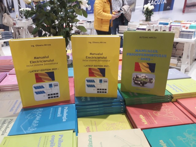 Targul de Carte Gaudeamus 2023 La standuri carti tehnice.jpg