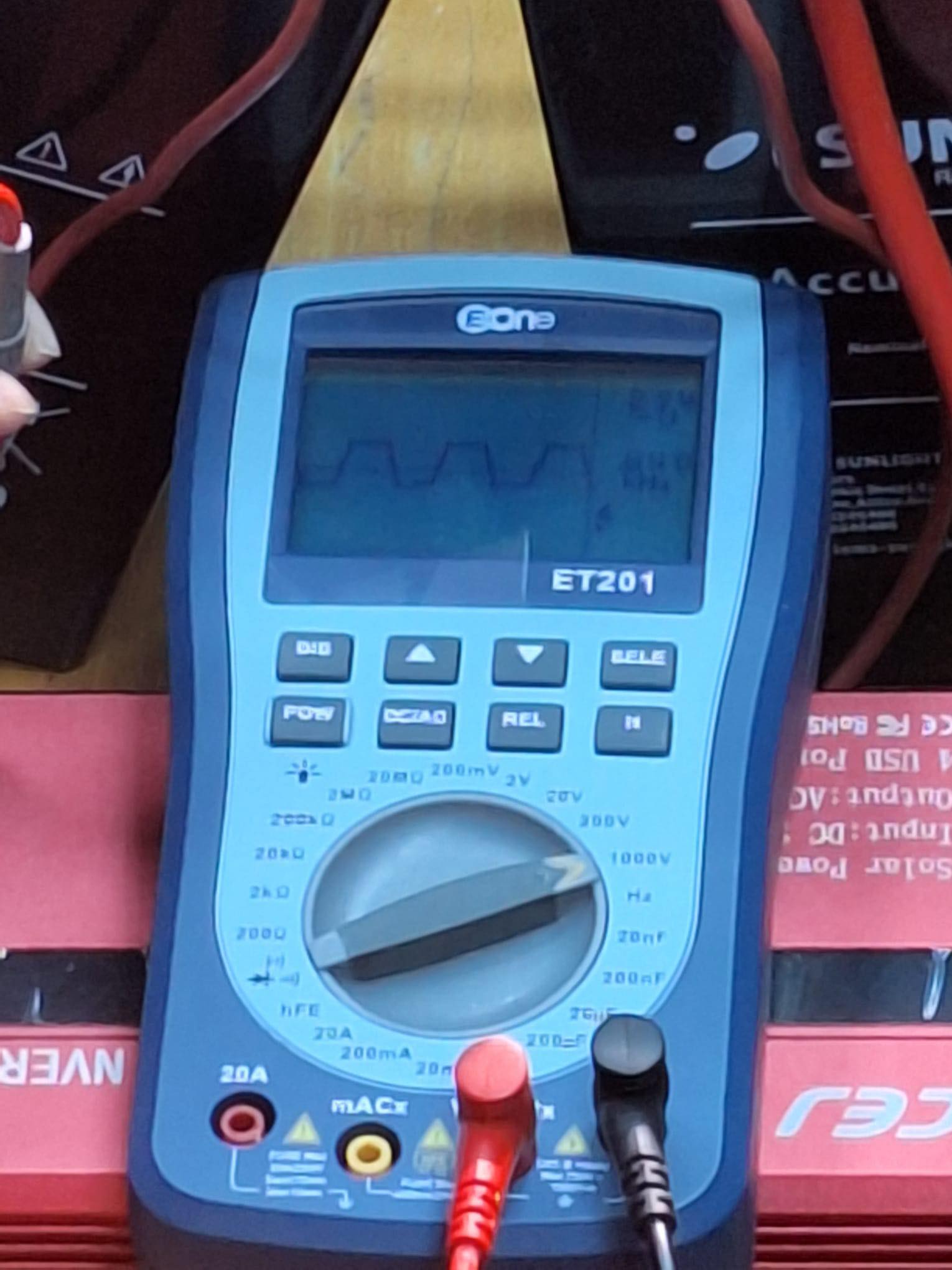 Sinusoida modificata scoasa de inverter frecventa 49 Hz.jpg