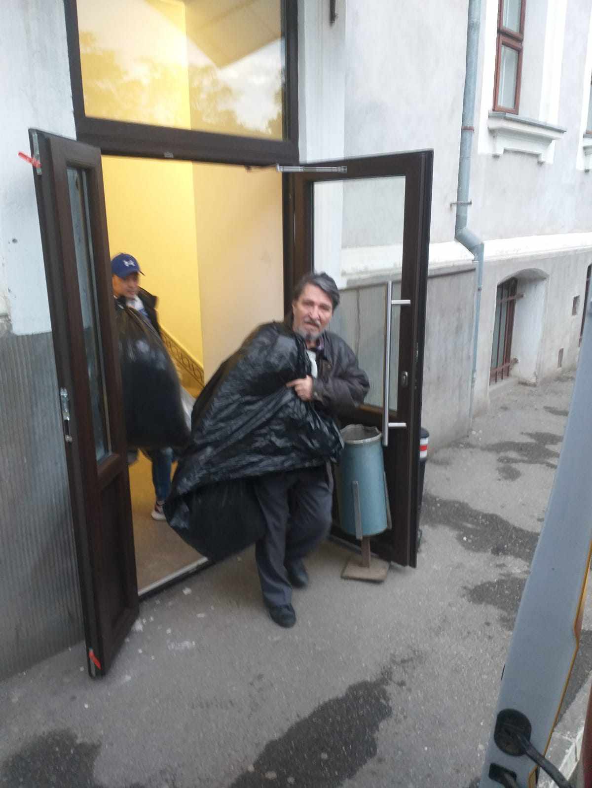 INCARCAM DUBA PENTRU COPII DIN VALEA SCREZII.jpg