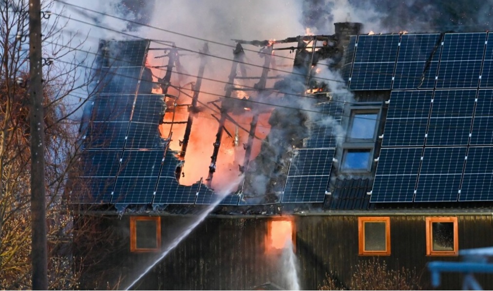 Sistem fotovoltaic luat foc ,suntem pe locul 1 in europa.jpg