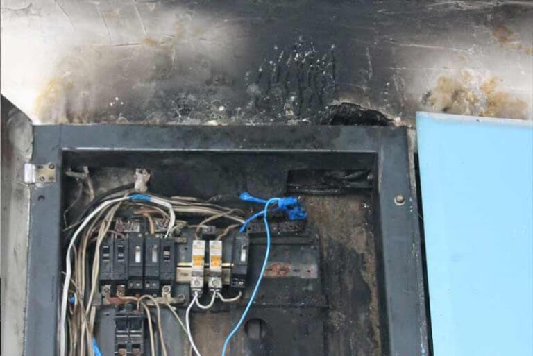 tablou electric luat foc.jpg