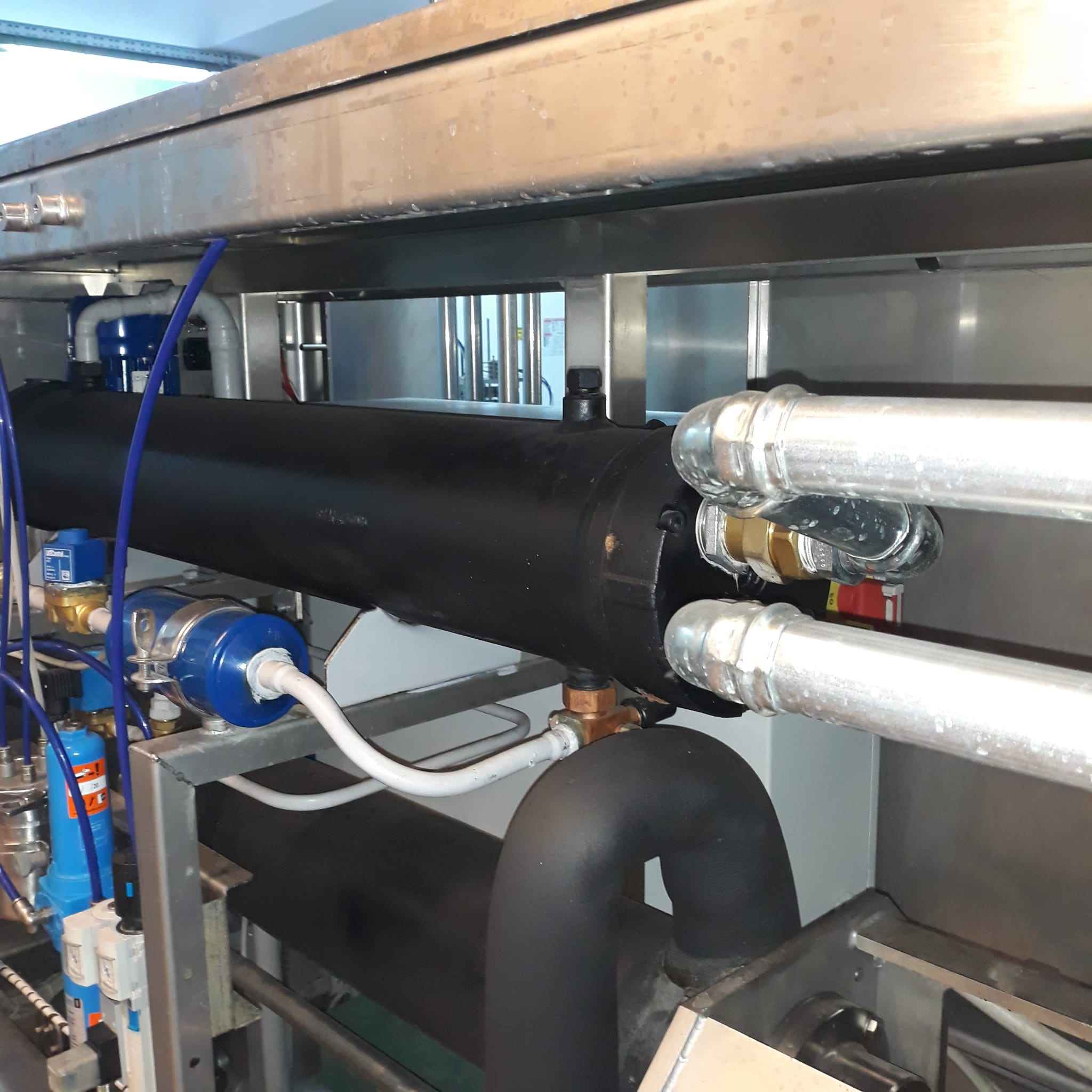 Condensator racit cu apa.jpg