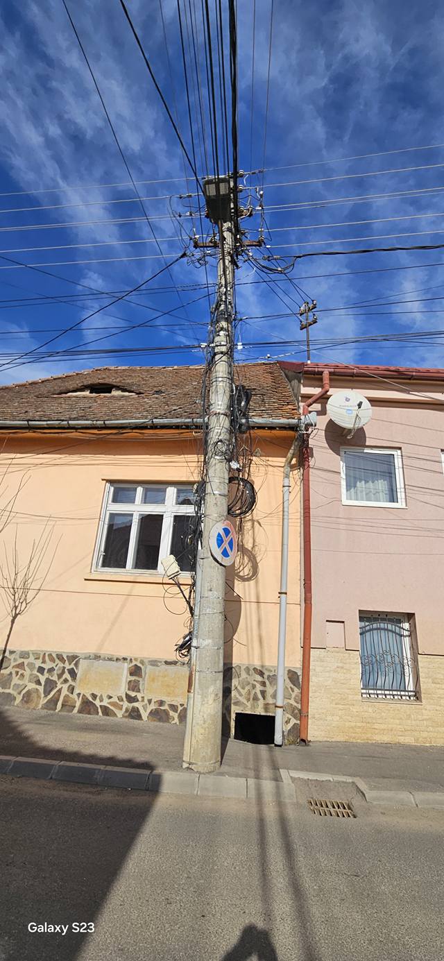 Linie electrica aeriana c.jpg