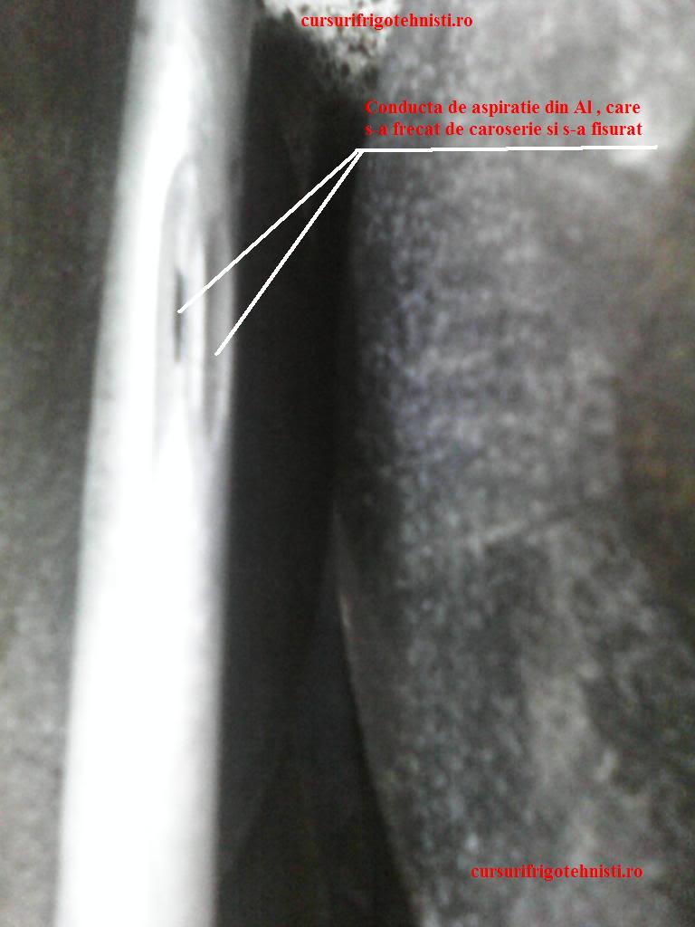 Conducta AC auto fisurata.jpg