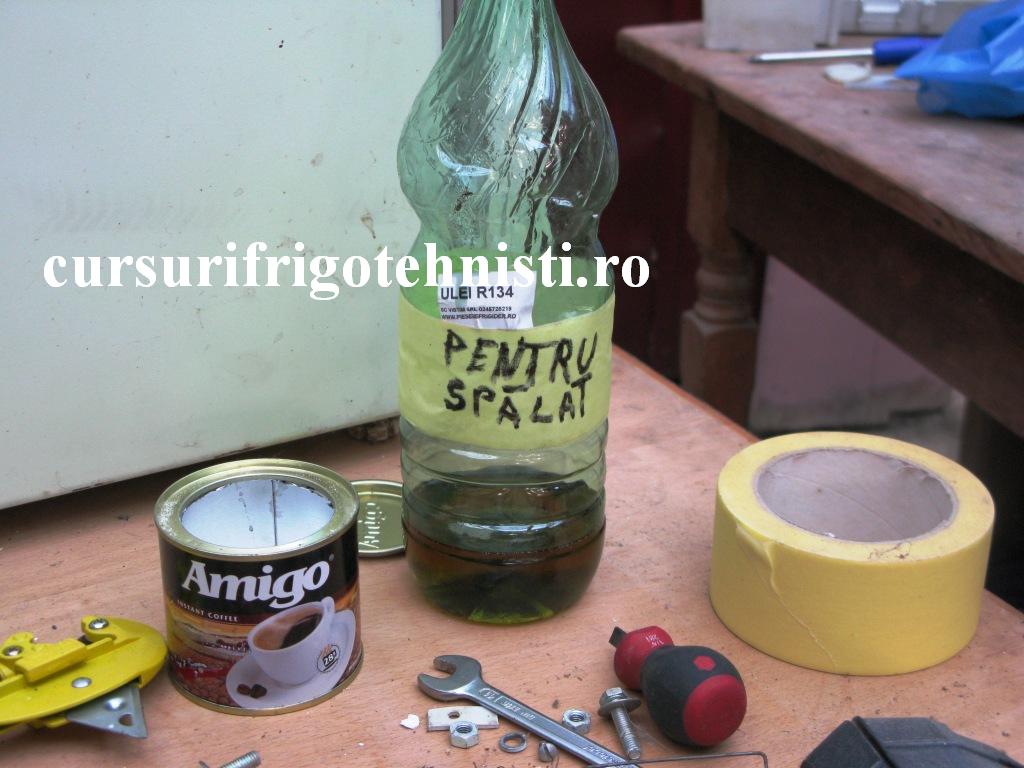 sticluta cu ulei pt spalat Etichetat asa cum am invatat la curs.jpg