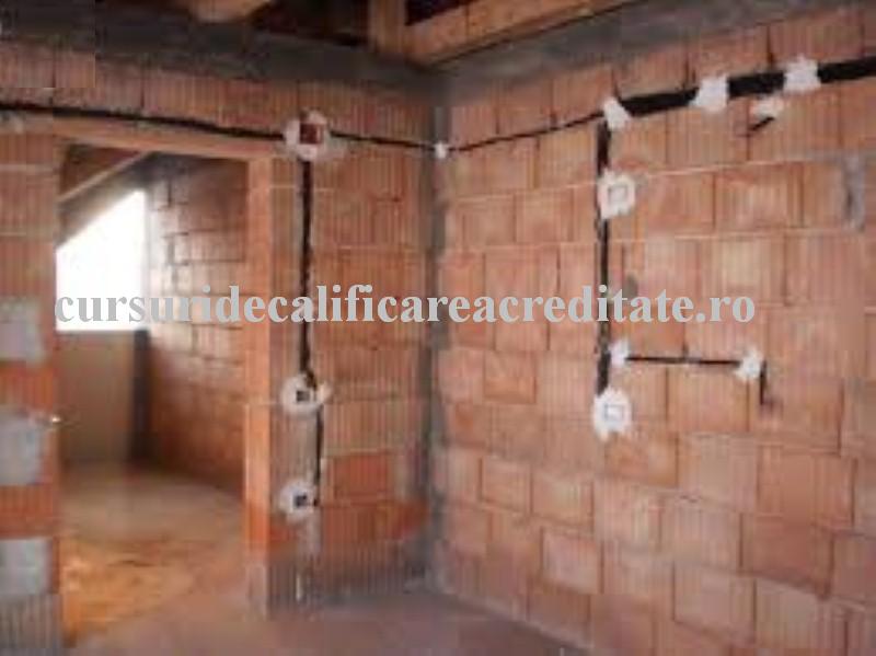 Mansarda la rosu 2.jpg