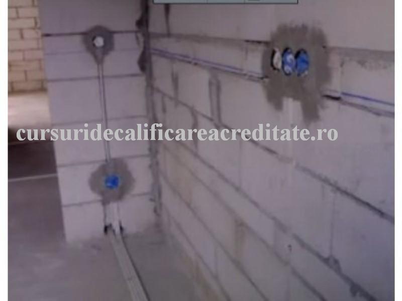 lumina si prize dormitorul mic.jpg