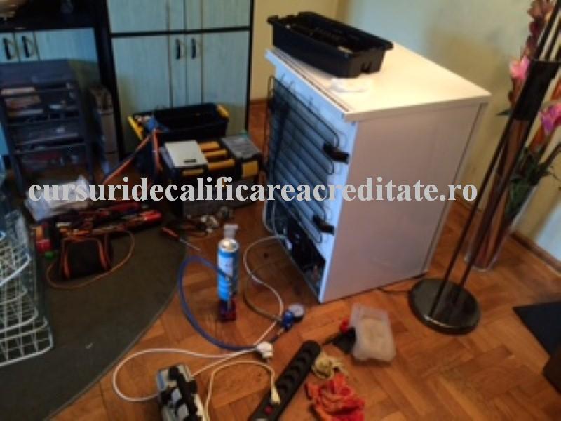 Frigider care a cedat la o imbinare la 3 luni dupa ce a iesit din garantie.JPG