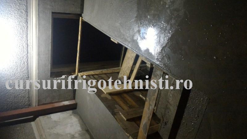 Daca am avut timp am facut o scara din beton (Custom).JPG