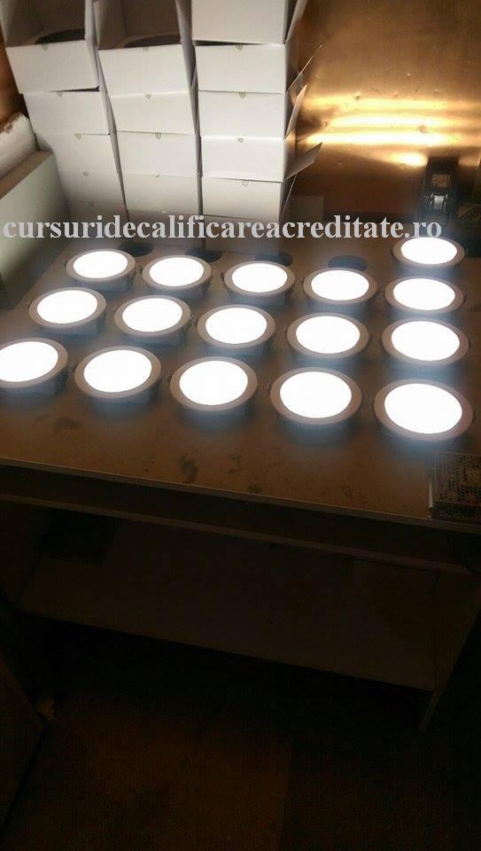 Verific cu atentie fiecare sursa de lumina.jpg