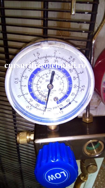 Manom in vacuum (Custom).jpg