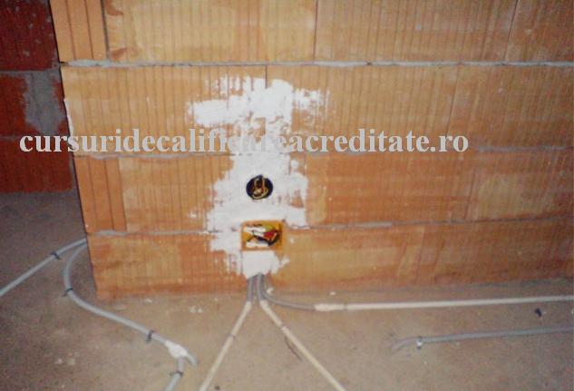 Circuite pe pardoseala.JPG