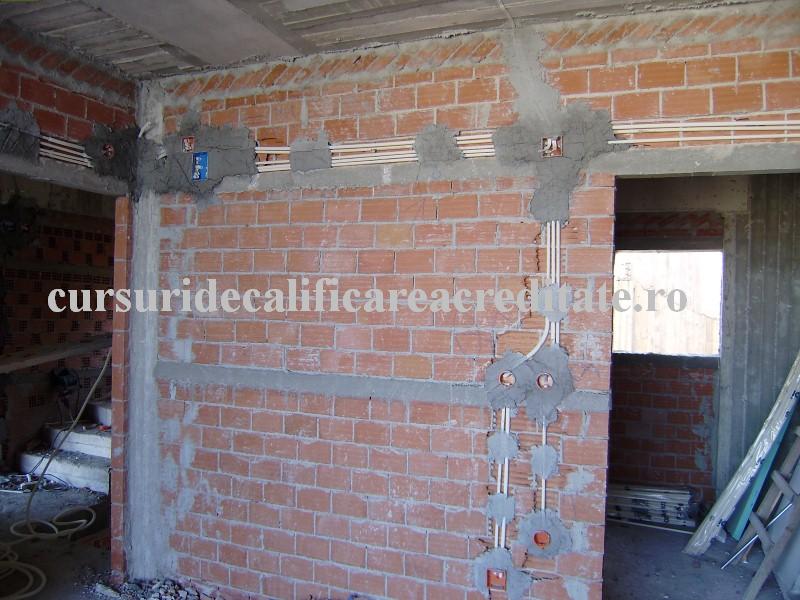 lumina si prize pereti caramida.jpg