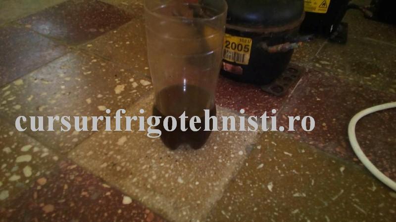 4 uleiul scos din compresor (Custom).jpg