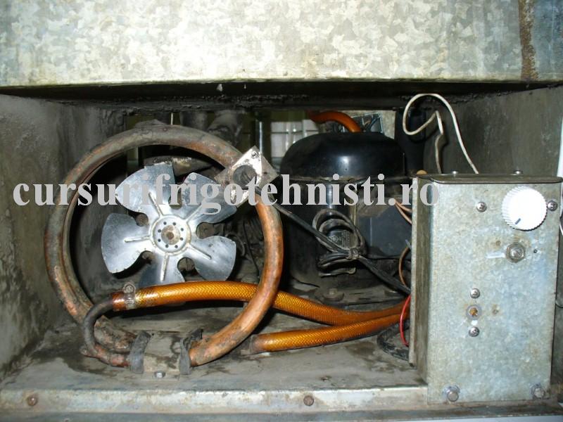 masina cuburi gheata (Custom).jpg