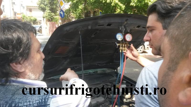Domnul profesor ne explica functionarea AC auto.jpg