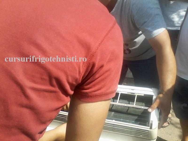 demontare capac ui.jpg