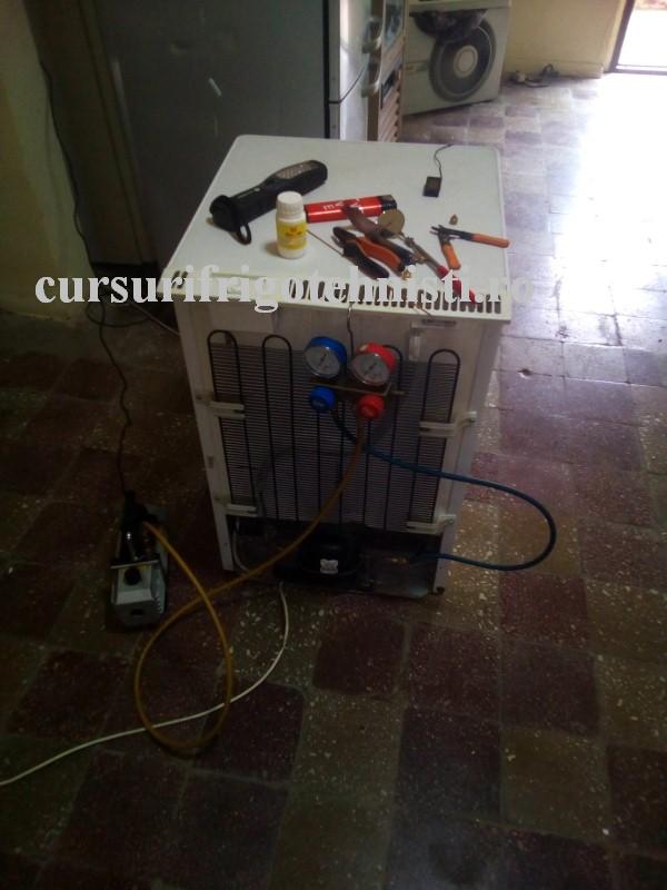 2 pacientul pe masa de operatie (Custom).jpg