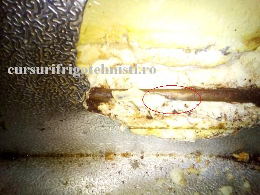 3 Aici era gaurit cu cutitul (Custom).jpg