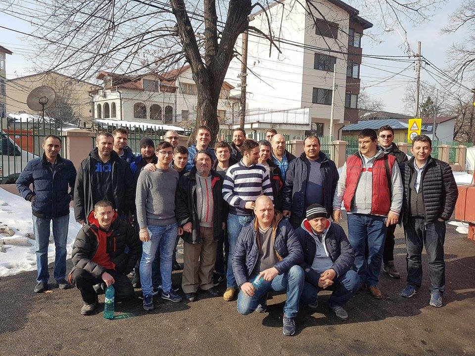 Gr 11 in dr este Iulian Seful de grupa.jpg