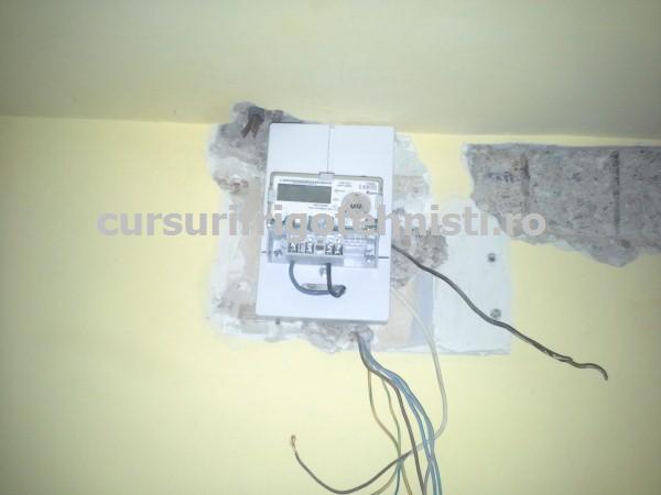 Contorul pus si el sa stea drept.jpg