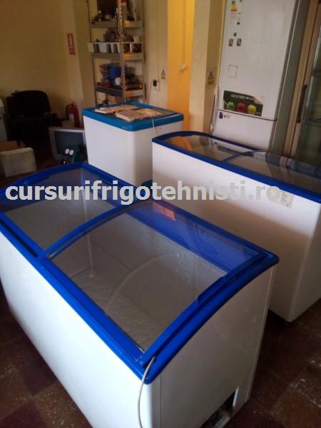 3 vitrine la reparat (Custom).jpg