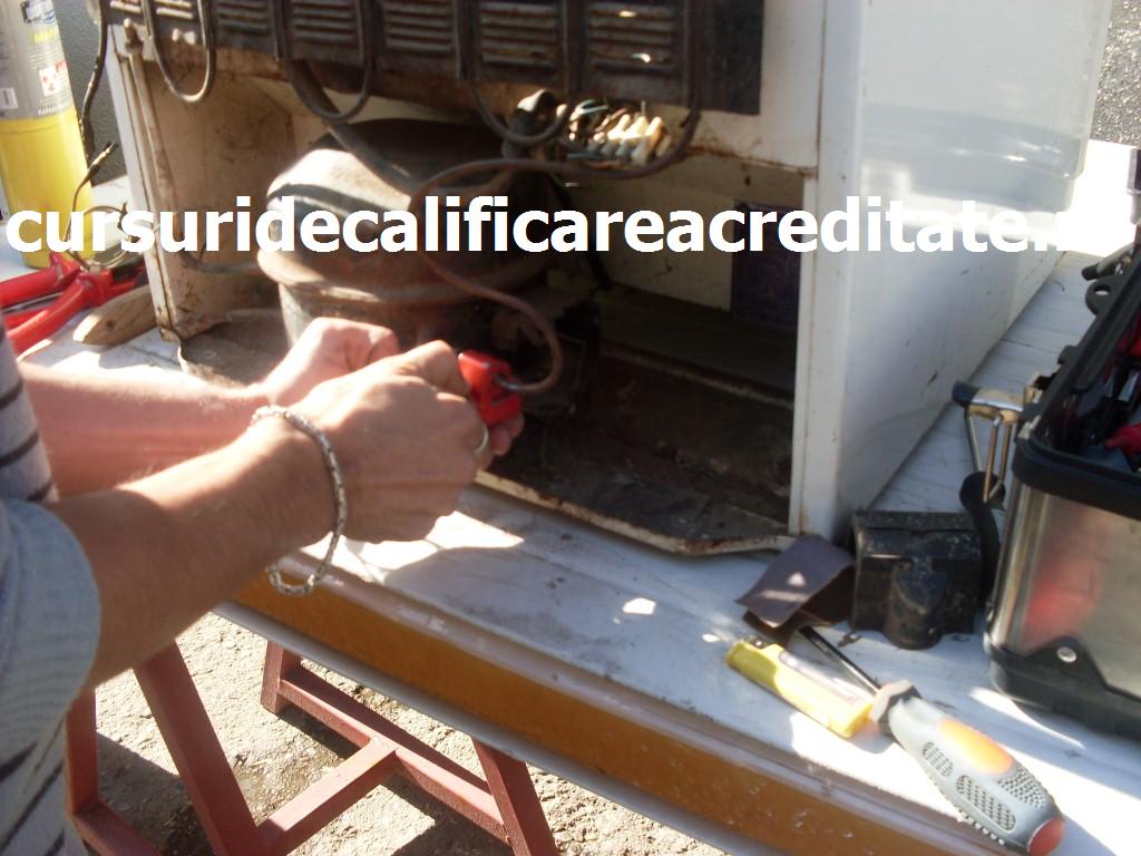 Reparatie frigider la Freon trading.JPG