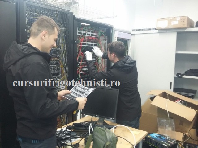 Alex electricianul la locul de munca.jpg