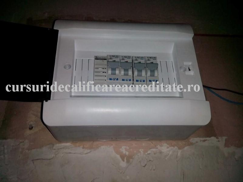 tablou 1 circuit de lumina si 3 de priza plus soneria un modul.jpg