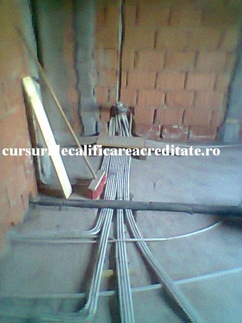 circuite lumina si prize in tub de protectie ,legatura in doza pe perete din caramida.jpg