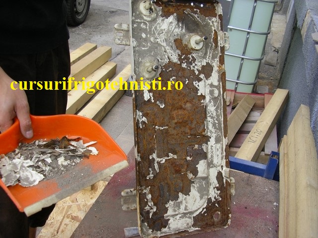 Placa unitatii externe plina de rugina (Small).jpg