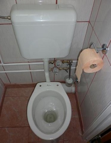 Am inlocuit instalatia la un grup sanitar de servici (Small).jpg