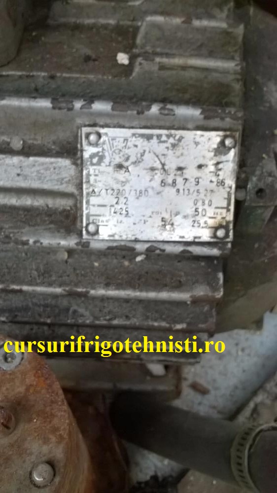 Motor asincron 220V 380V.jpg