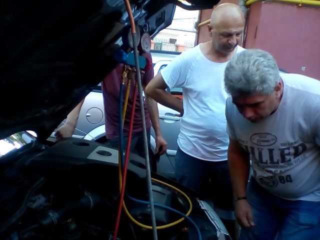 Aer conditionat auto 12 iulie gr 12 frigotehnisti.jpg