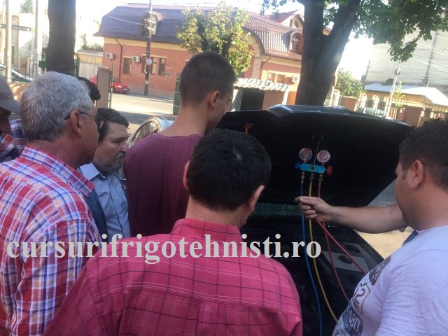 aer conditionat auto montare baterii si valve.JPG