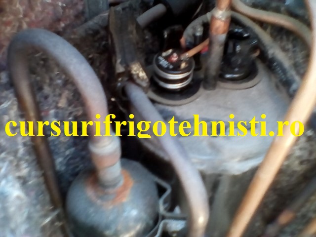 compresor 12000 btu legaturi electrice se vede termicul.jpg
