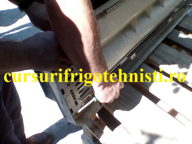 unitate interna 12000 scot motorul pas cu pas de la baleiaj.jpg