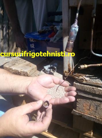 sectionare filtru deshidrator.jpg