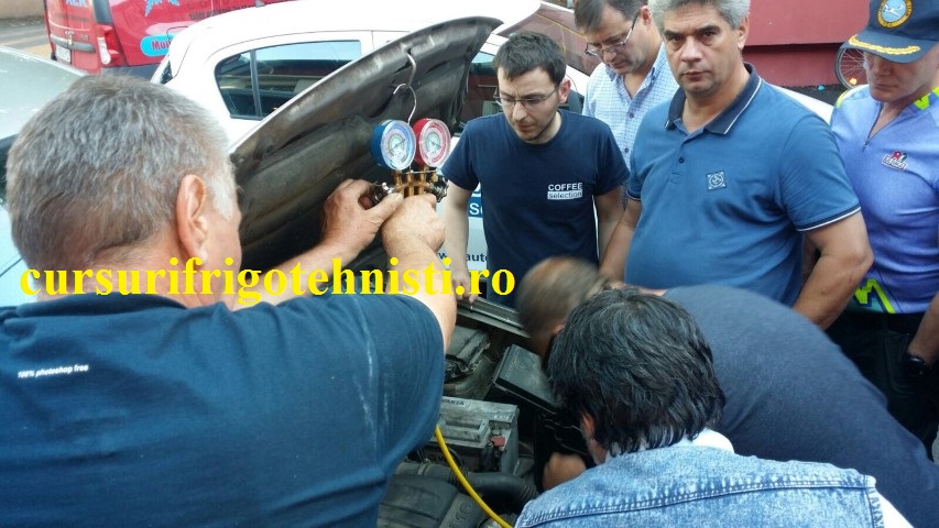 Baterie manometre invatam rolul robinetelor si cum o folosim.JPG