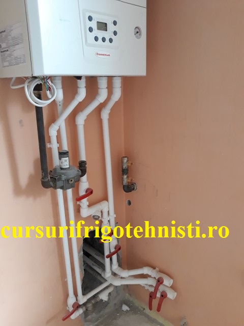Centrala preparare apa calda si incalzire locuinta legaturi in pp-r la tur retur apa rece apa calda.jpg