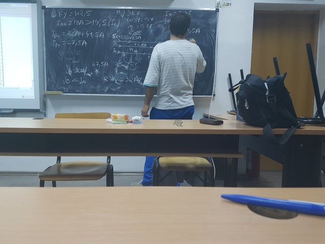 Liviu calculeaza Densitatea de curent.jpg