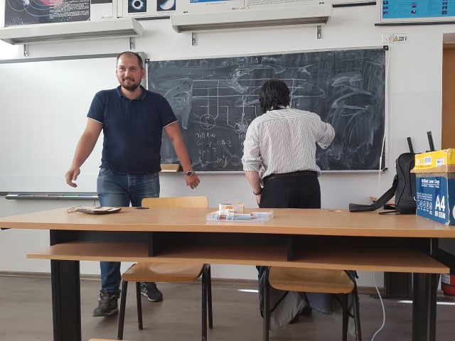 EMJT 8 Eugen la tabla ,coloane trifazici.jpg