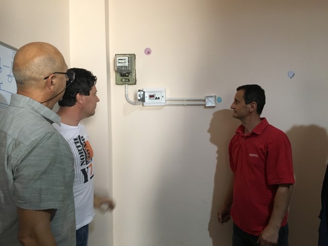 Montat Tablou electric echipat cu senzor supratensiune si doua disjunctoare de 25 A.JPG