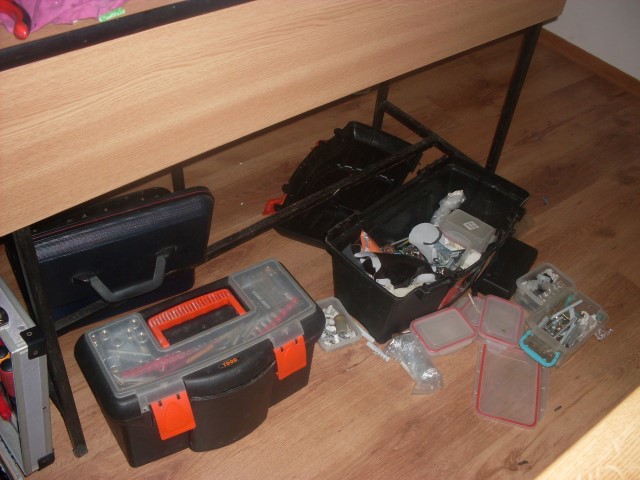 trusa de scule pentru practica electricieni.JPG