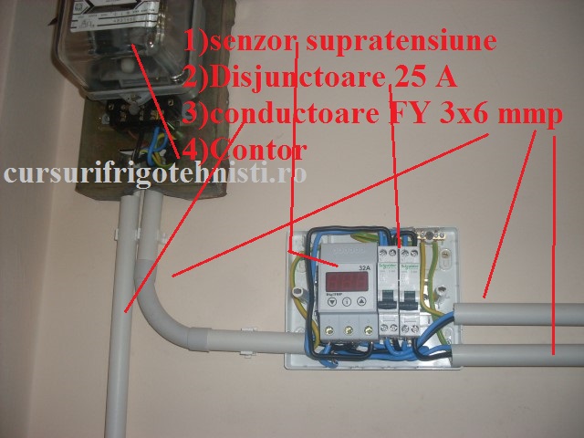 Montaj contor de masurare energie electrica , senzor supratensiune si 2 disjunctoare bipolare de 25 A.JPG