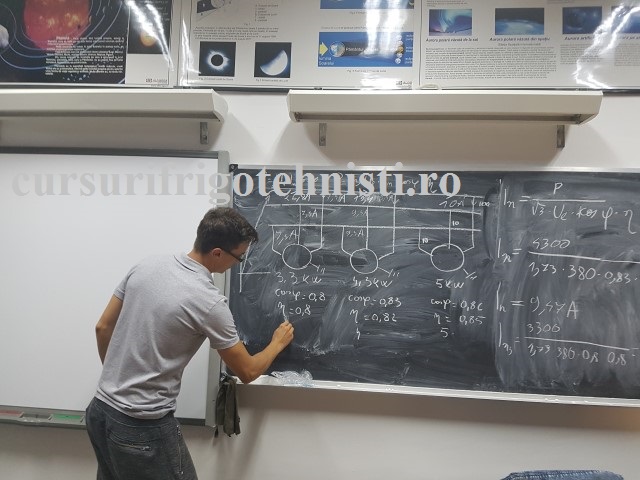 La tabla rezolvam o situatie care se intalneste in teren o coloana de trifazici 3x400 V cu 3 motoare trifazice de puteri diferite.jpg